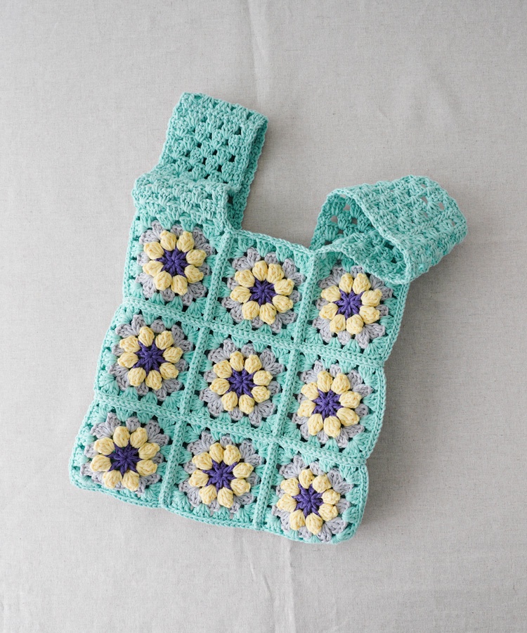 チャティリサイクルコットンは軽やかに編める並太糸です。春夏にぴったりのパステルカラー。パプコーン編みのバッグ。